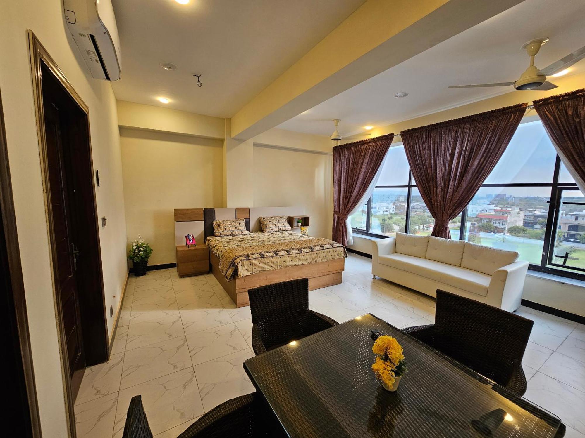 Motorway Majesty Suites Islamabad - Near Islamabad International Airport And Motorway Экстерьер фото