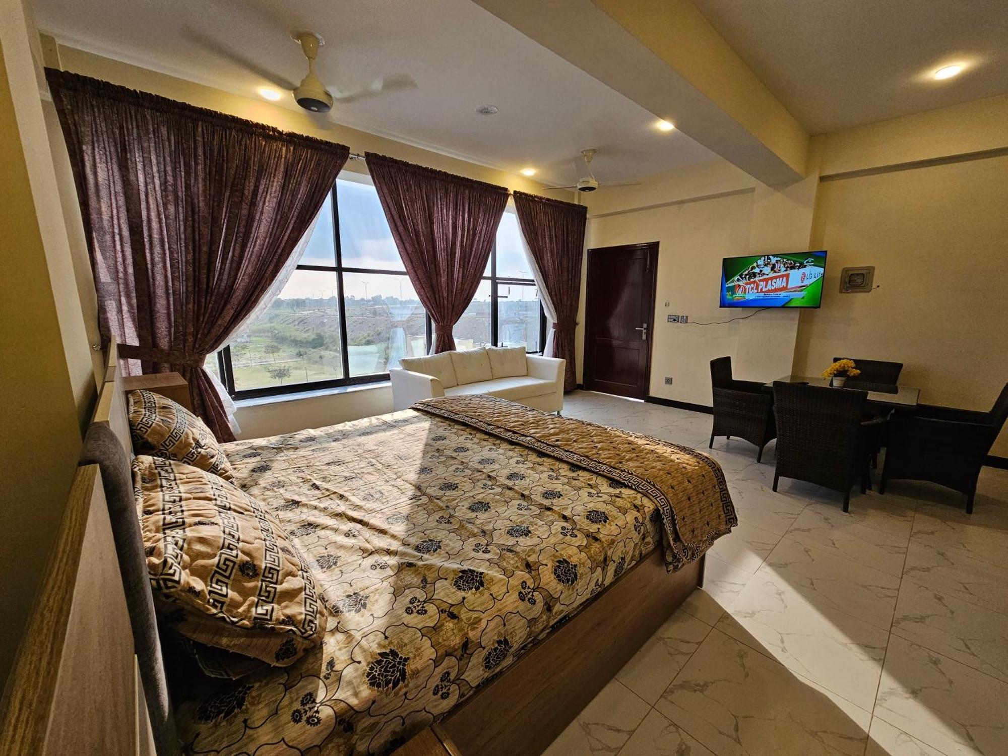 Motorway Majesty Suites Islamabad - Near Islamabad International Airport And Motorway Экстерьер фото