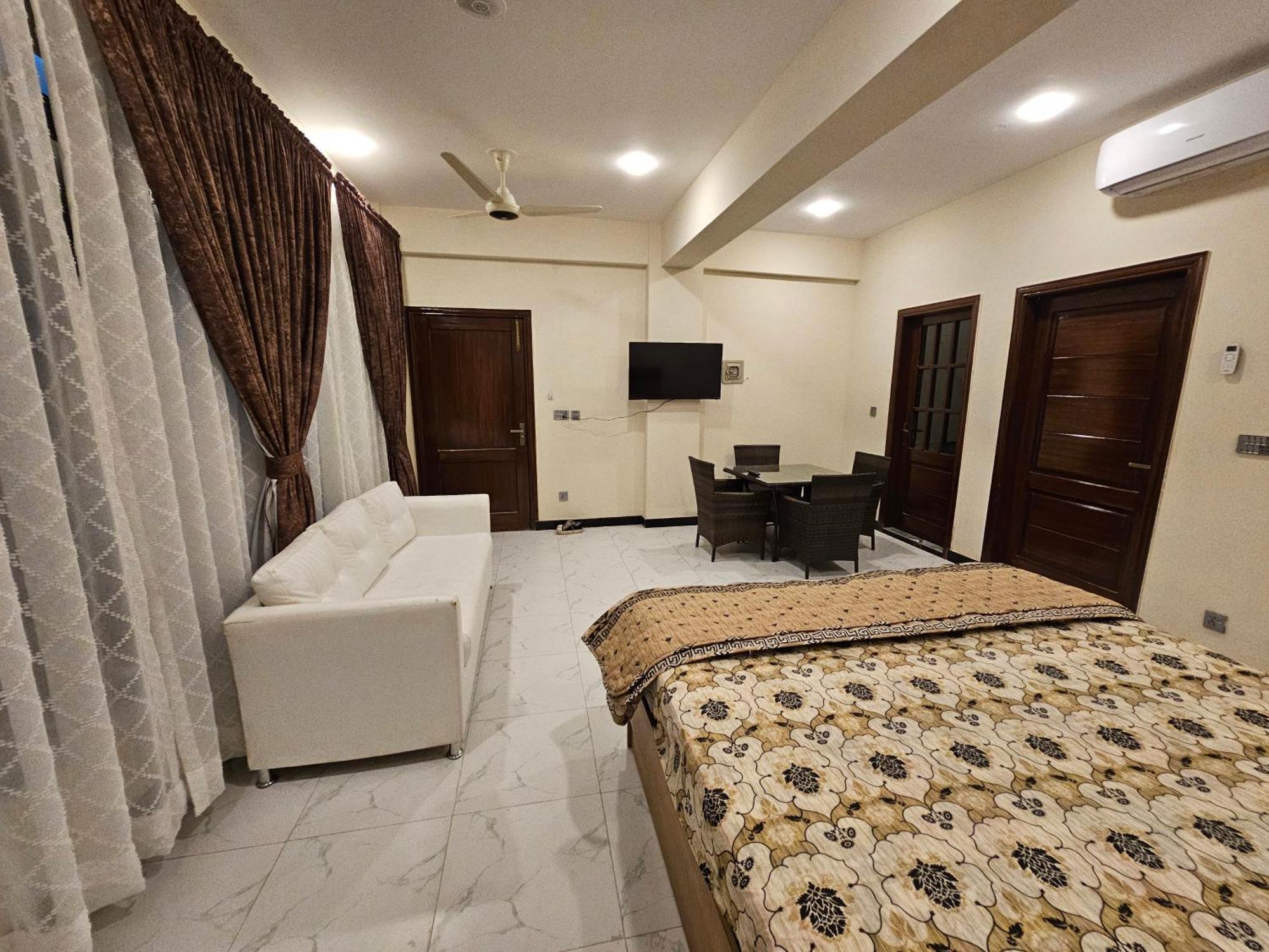 Motorway Majesty Suites Islamabad - Near Islamabad International Airport And Motorway Экстерьер фото