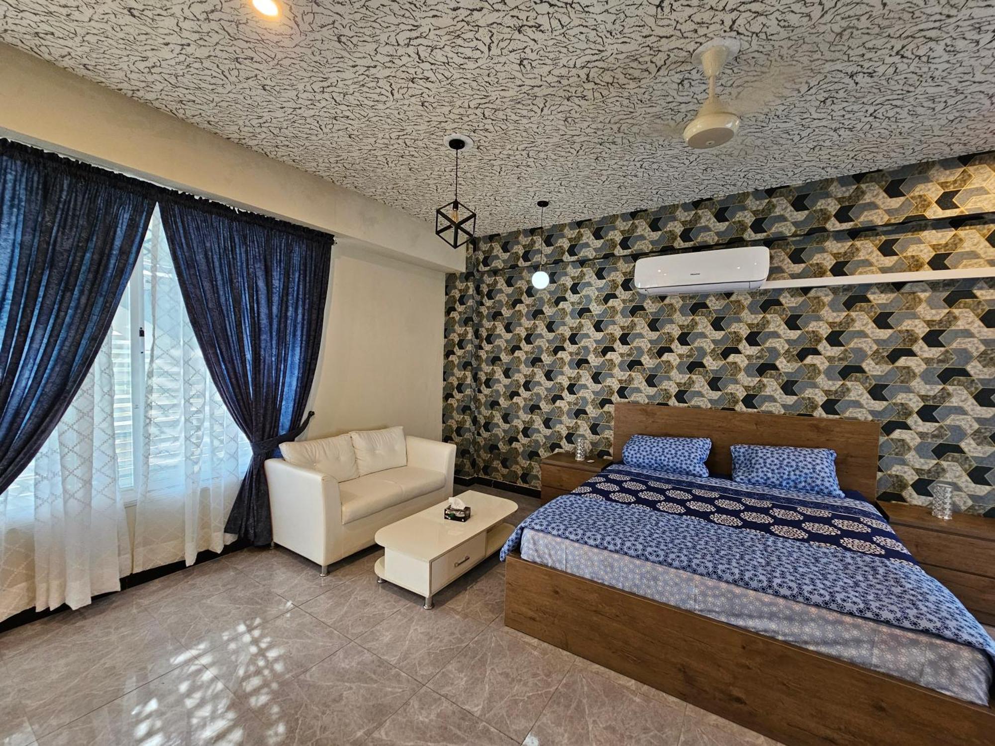 Motorway Majesty Suites Islamabad - Near Islamabad International Airport And Motorway Номер фото
