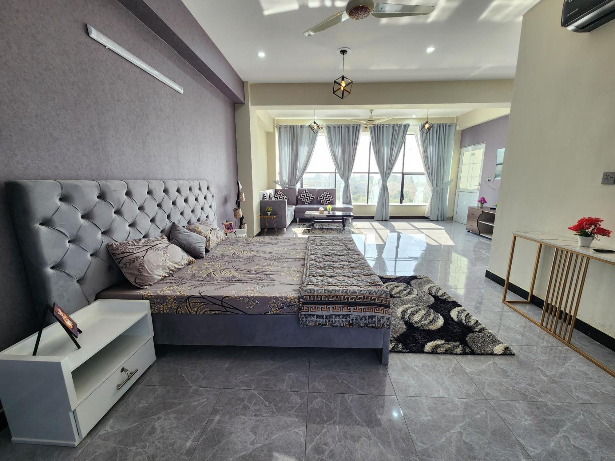 Motorway Majesty Suites Islamabad - Near Islamabad International Airport And Motorway Номер фото