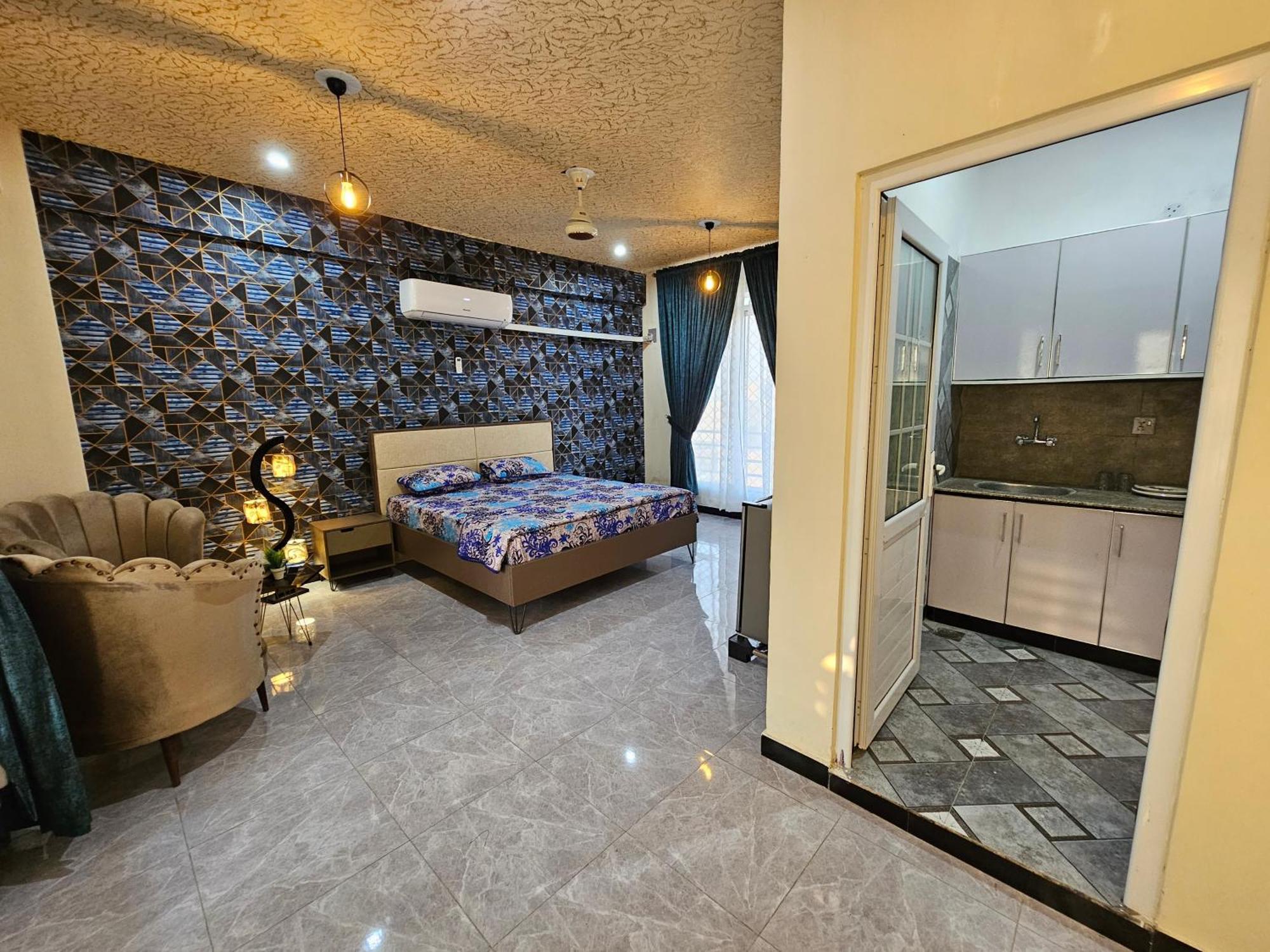 Motorway Majesty Suites Islamabad - Near Islamabad International Airport And Motorway Номер фото